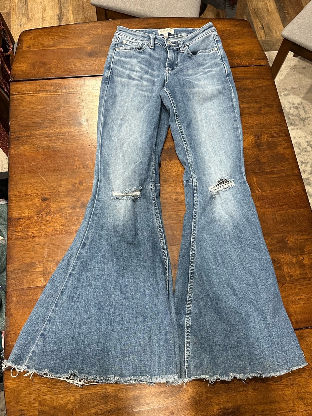 Shyanne Bell Bottom Jeans 25x34